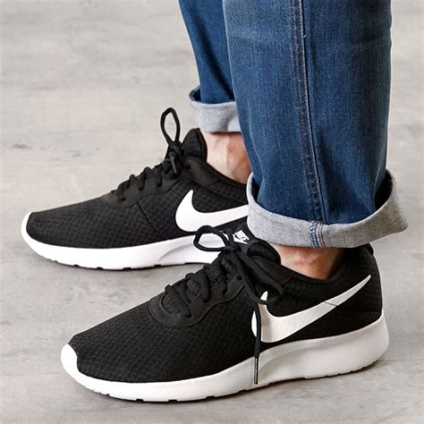 nike tanjun schuhe 43 sneaker laufschuhe black white 812654-011|nike tanjun herren sale.